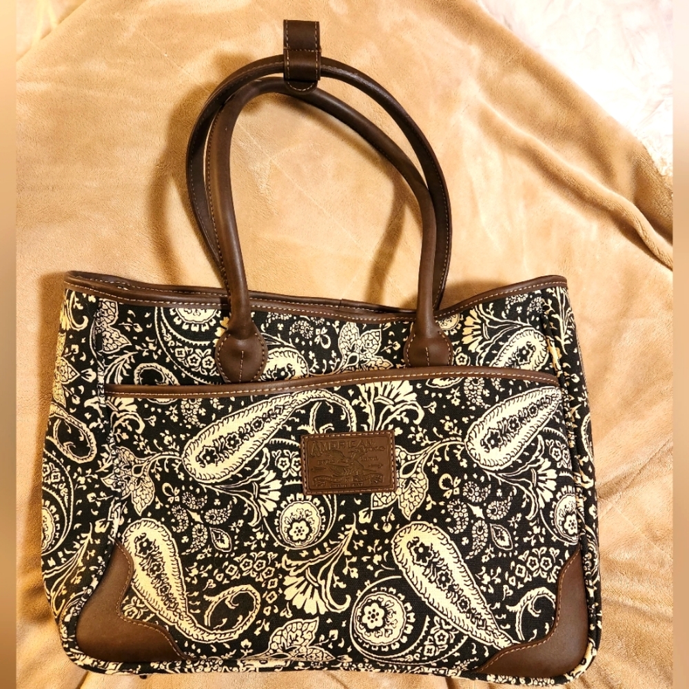 Travel bag 16x13x4 Black and cream paisley print